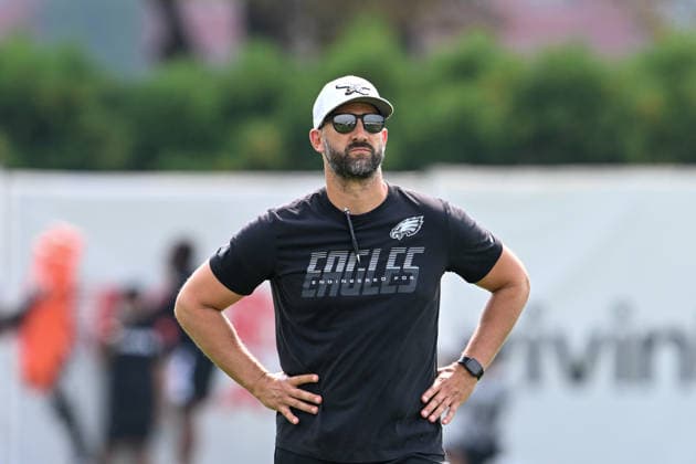 PHILADELPHIA, PA - AUGUST 10: Philadelphia Eagles head coach Nick Sirianni is shown during the Philadelphia Eagles training camp on August 10th, 2026 at Jefferson Health Training Complex in Philadelphia, PA. (Photo by Terence Lewis Icon Sportswire) NFL, American Football Herren, USA AUG 10 Eagles Training Camp EDITORIAL USE ONLY Icon260810046