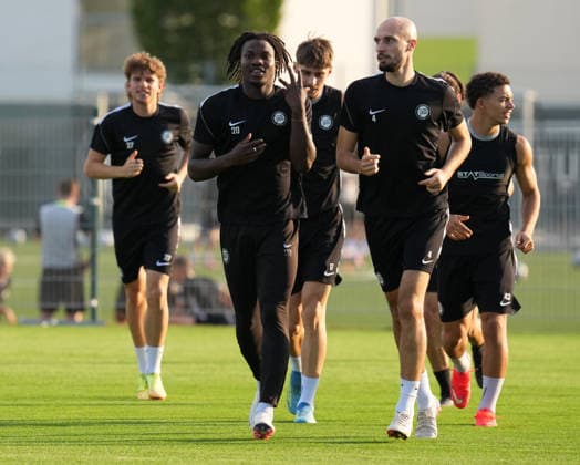 SOCCER - UEFA CL, Sturm vs Fenerbahce GRAZ,AUSTRIA,10.AUG.26 - SOCCER - UEFA Champions League, qualification, Sturm Graz vs Fenerbahce Istanbul, preview, training Sturm. Image shows Seedy Jatta and Gorenc Stankovic (Sturm).  GEPAxpictures xMichaelxRiedler