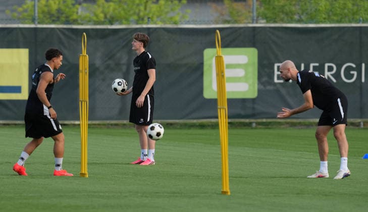 SOCCER - UEFA CL, Sturm vs Fenerbahce GRAZ,AUSTRIA,10.AUG.26 - SOCCER - UEFA Champions League, qualification, Sturm Graz vs Fenerbahce Istanbul, preview, training Sturm. Image shows Jakob Peter Hoedl and Gorenc Stankovic (Sturm).  GEPAxpictures xMichaelxRiedler