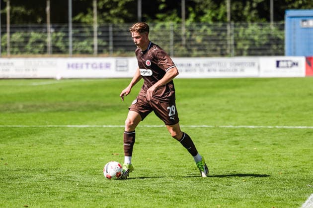Fußball I Herren I Saison 2026 2027 I Regionalliga Nord I 2.Spieltag I FC St.Pauli II - Bremer SV I 09.08.2026 Lucas Schulze (29, FC St.Pauli II) *** Soccer I Men s Team I 2026–2027 Season I Regionalliga Nord I Matchday 2 I FC St. Pauli II vs. Bremer SV I August 9, 2026 Lucas Schulze 29, FC St. Pauli II Copyright: xLobeca RalfxHomburgx