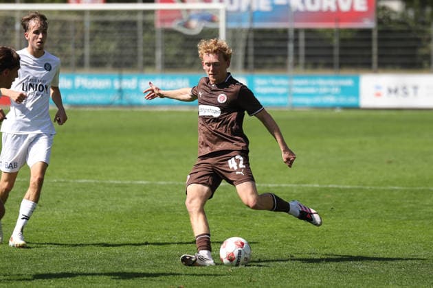 Fußball I Herren I Saison 2026 2027 I Regionalliga Nord I 2.Spieltag I FC St.Pauli II - Bremer SV I 09.08.2026 Marwin Schmitz (42, FC St.Pauli II) *** Soccer I Men s Team I 2026–2027 Season I Regionalliga Nord I Matchday 2 I FC St. Pauli II vs. Bremer SV I August 9, 2026 Marwin Schmitz 42, FC St. Pauli II Copyright: xLobeca RalfxHomburgx