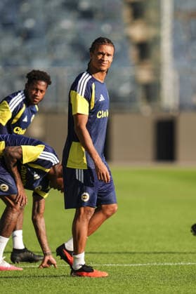 Ahead of Sturm Graz v Fenerbahce - UEFA Champions League Qualifier GRAZ, AUSTRIA - AUGUST 10: Nathan Ake (R) of Fenerbahce attends a training session ahead of UEFA Champions League third qualifying round second-leg match against Sturm Graz in Graz, Austria on August 10, 2026. Agit Erdi Ulukaya Anadolu Graz Austria. Editorial use only. Please get in touch for any other usage.  Copyright: x2026xAnadoluxAgitxErdixUlukayax