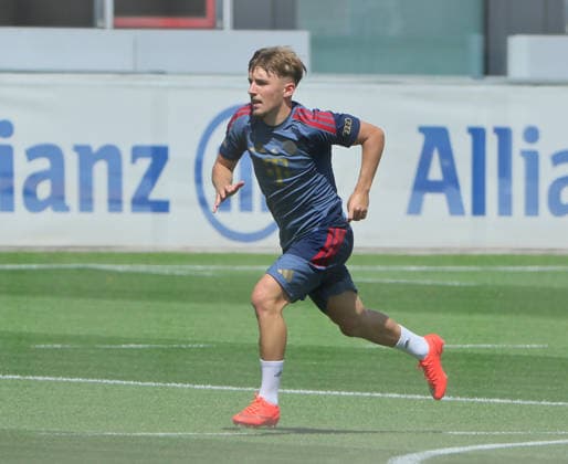 10.08.2026, FC Bayern Training , Saebenerstrasse Muenchen, Fussball, im Bild: Lennart Karl (FC Bayern Muenchen) *** August 10, 2026, FC Bayern Training, Saebenerstrasse, Munich, Soccer, Sports, Pictured: Lennart Karl, FC Bayern Munich