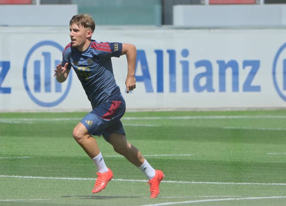 10.08.2026, FC Bayern Training , Saebenerstrasse Muenchen, Fussball, im Bild: Lennart Karl (FC Bayern Muenchen) *** August 10, 2026, FC Bayern Training, Saebenerstrasse, Munich, Soccer, Sports, Pictured: Lennart Karl, FC Bayern Munich