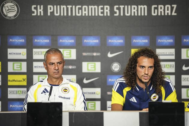 Ahead of Sturm Graz v Fenerbahce - UEFA Champions League Qualifier GRAZ, AUSTRIA - AUGUST 10: Head coach Ismail Kartal (L) and Matteo Guendouzi (R) of Fenerbahce speak during a press conference, PK, Pressekonferenz at Liebenau Stadium ahead of UEFA Champions League third qualifying round second-leg match against Sturm Graz in Graz, Austria on August 10, 2026. Agit Erdi Ulukaya Anadolu Graz Austria. Editorial use only. Please get in touch for any other usage.  Copyright: x2026xAnadoluxAgitxErdixUlukayax