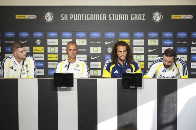Ahead of Sturm Graz v Fenerbahce - UEFA Champions League Qualifier GRAZ, AUSTRIA - AUGUST 10: Head coach Ismail Kartal (2nd L) and Matteo Guendouzi (2nd R) of Fenerbahce speak during a press conference, PK, Pressekonferenz at Liebenau Stadium ahead of UEFA Champions League third qualifying round second-leg match against Sturm Graz in Graz, Austria on August 10, 2026. Agit Erdi Ulukaya Anadolu Graz Austria. Editorial use only. Please get in touch for any other usage.  Copyright: x2026xAnadoluxAgitxErdixUlukayax