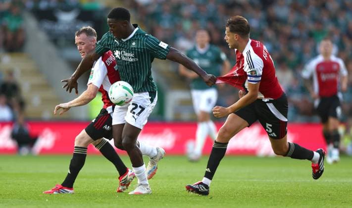 Aribim Pepple of Plymouth Argyle holds off Jack Fitzwater of Exeter City Plymouth Argyle v Exeter City, EFL Carabao Cup, First Round, Football, Home Park, Plymouth, UK - 10 Aug 2026Plymouth Home Park United Kingdom EDITORIAL USE ONLY No use with unauthorised audio, video, data, fixture lists, club league logos or live services. Online in-match use limited to 120 images, no video emulation. No use in betting, games or single club league player publications.  Copyright: xKieranxMcManus Shutterstockx 17061087aw