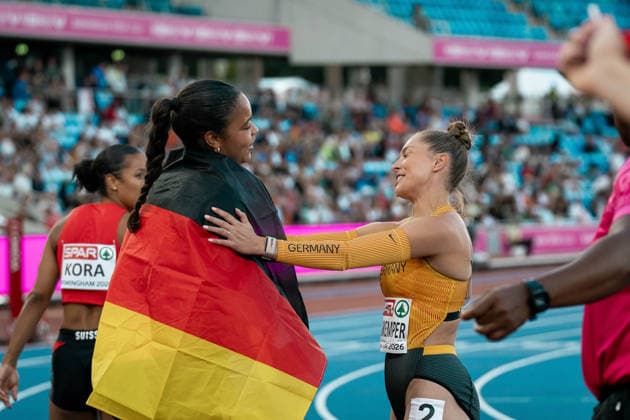 Yemisi Mabry (MTG Mannheim, Kugelstossen Frauen), Gina Lueckenkemper (SCC Berlin, 100m Frauen), GBR, Leichtathletik, Athletics, European Athletics Championships 2026, Leichtathletik Europameisterschaft 2026, Birmingham 2026, 09.08.2026, GBR, Leichtathletik, Athletics, European Athletics Championships 2026, Leichtathletik Europameisterschaft 2026, Birmingham 2026, 09.08.2026 Birmingham *** Yemisi Mabry, MTG Mannheim, Women s Shot Put; Gina Lueckenkemper, SCC Berlin, Women s 100m; GBR, Track and Field, Athletics, 2026 European Athletics Championships, 2026 European Track and Field Championships, Birmingham 2026, August 9, 2026, GBR, Track and Field, Athletics, 2026 European Athletics Championships, 2026 European Track and Field Championships, Birmingham 2026, August 9, 2026, Birmingham Copyright: xStefanxMayerx EP_SMR