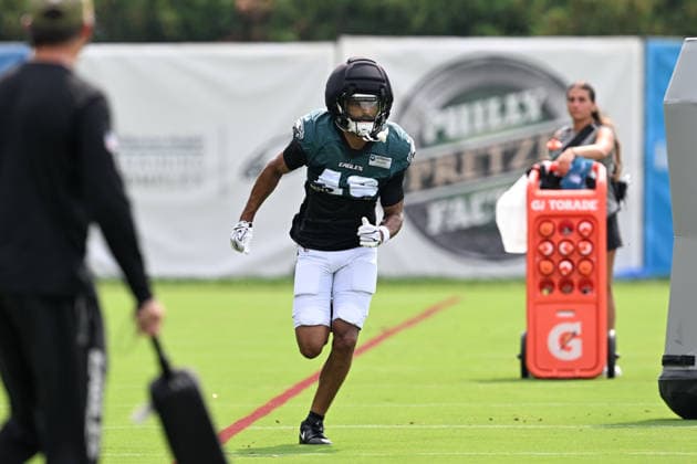 PHILADELPHIA, PA - AUGUST 10: Philadelphia Eagles wide receiver Samori Toure 46 catches the ball during the Philadelphia Eagles training camp on August 10th, 2026 at Jefferson Health Training Complex in Philadelphia, PA. (Photo by Terence Lewis Icon Sportswire) NFL, American Football Herren, USA AUG 10 Eagles Training Camp EDITORIAL USE ONLY Icon260810066