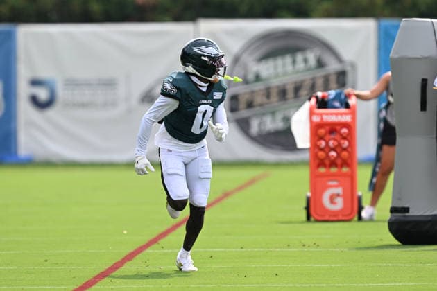 PHILADELPHIA, PA - AUGUST 10: Philadelphia Eagles wide receiver Hollywood Brown 0 runs a route during the Philadelphia Eagles training camp on August 10th, 2026 at Jefferson Health Training Complex in Philadelphia, PA. (Photo by Terence Lewis Icon Sportswire) NFL, American Football Herren, USA AUG 10 Eagles Training Camp EDITORIAL USE ONLY Icon260810069