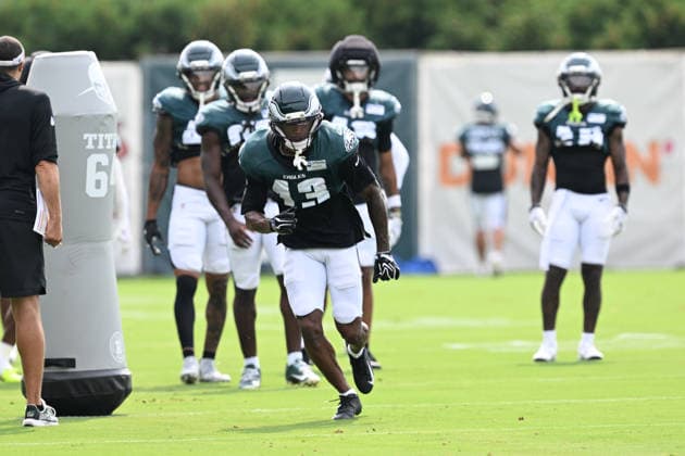 PHILADELPHIA, PA - AUGUST 10: Philadelphia Eagles wide receiver Dontayvion Wicks 13 runs a drill during the Philadelphia Eagles training camp on August 10th, 2026 at Jefferson Health Training Complex in Philadelphia, PA. (Photo by Terence Lewis Icon Sportswire) NFL, American Football Herren, USA AUG 10 Eagles Training Camp EDITORIAL USE ONLY Icon260810074