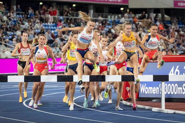 BIRMINGHAM, GREAT BRITAIN - AUGUST 10, 2026 : Olivia GÜRTH (GER Germany) and Elise THORNER (GBR Great Britain) competing in the steeplechase during the European Athletics Championships at Alexander Stadium on August 10, 2026 in Birmingham, Great Britain. Nordrhein-Westfalen Great Britain Copyright: xLeahxKohringx
