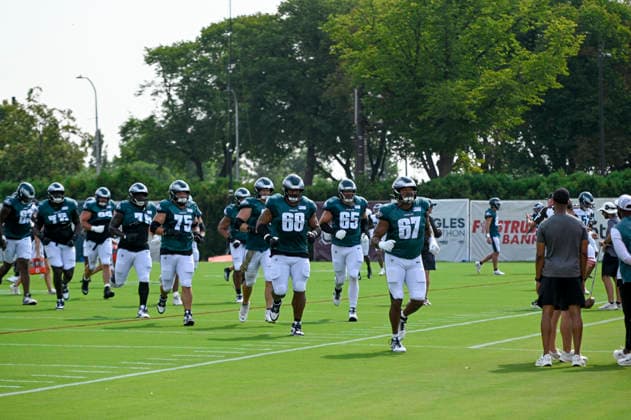 August 10, 2026, Philadelphia, Pennsylvania, United States: EagleÃ¢â‚¬â ¢s defensive squad participating in practice at training camp held at the Jefferson Health Training Complex in Philadelphia Pa NFL, American Football Herren, USA 2026: Philadelphia Eagles Training Camp  - ZUMArf1_ 20260810_zaf_rf1_016 Copyright: xRickyxFitchettx
