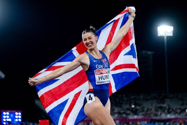 10.08.2026, GBR, Leichtathletik, Europameisterschaft 2026, Abendsession Tag 1, Birmingham Amy Hunt ( Großbritannien ) jubelt im Ziel über den Sieg und die Gold Medaille, 100 Meter Sprint Damen, Finale Birmingham Alexander Stadium England Großbritannien *** August 10, 2026, GBR, Track and Field, 2026 European Championships, Evening Session, Day 1, Birmingham: Amy Hunt of Great Britain celebrates her victory and gold medal at the finish line, Women s 100-meter dash, Final, Alexander Stadium, Birmingham, England, Great Britain Copyright: xNordphoto Memmlerx