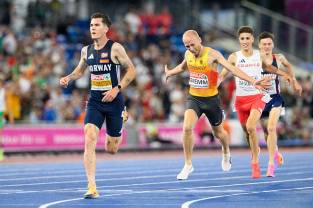 BIRMINGHAM, GREAT BRITAIN - August 10: Florian Bremm (Germany) over teh finish line behin Jakob Ingebrigtsen (Norway) during the 5000 metres run during the European Athletics Championships 2026 at Alexander Stadium in Birmingham, Great Britain (Photo by Sven Beyrich Sports Press Photo)  Copyright: xSvenxBeyrich SportsxPressxPhotox Sportspressphoto_SPR204152