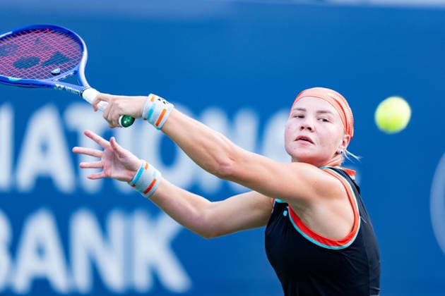 TORONTO, ON - AUGUST 10: Diana Shnaider of Russia returns a shot during her Quarter-final match of the WTA, Tennis Damen National Bank Open tournament on August 10, 2026 at Sobeys Stadium in Toronto, ON, Canada (Photo by Julian Avram Icon Sportswire) TENNIS: AUG 10 National Bank Open EDITORIAL USE ONLY Icon2608100018