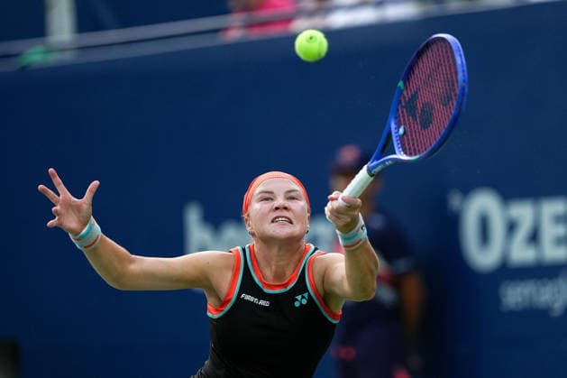 National Bank Open 2026 - Day 10 TORONTO, CANADA - AUGUST 10 : Diana Shnaider in action against Iga Swiatek of Poland in quarter-finals round match during day 10 of WTA, Tennis Damen 1000 National Bank Open in Toronto, Ontario, Canada on August 10, 2026. Mert Alper Dervis Anadolu Ontario Canada. Editorial use only. Please get in touch for any other usage.  Copyright: x2026xAnadoluxMertxAlperxDervisx