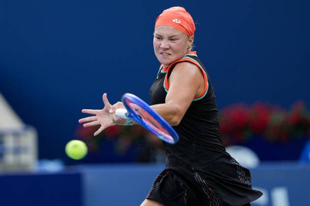 National Bank Open 2026 - Day 10 TORONTO, CANADA - AUGUST 10 : Diana Shnaider in action against Iga Swiatek of Poland in quarter-finals round match during day 10 of WTA, Tennis Damen 1000 National Bank Open in Toronto, Ontario, Canada on August 10, 2026. Mert Alper Dervis Anadolu Ontario Canada. Editorial use only. Please get in touch for any other usage.  Copyright: x2026xAnadoluxMertxAlperxDervisx