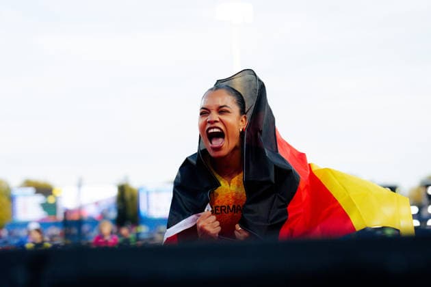 European Athletics Championships; Birmingham, 10.08.2026 Yemisi Mabry celebrates with the German flag at the European Athletics Championships in Birmingham on August 10, 2026. *** European Athletics Championships, Birmingham, August 10, 2026: Yemisi Mabry celebrates with the German flag at the European Athletics Championships in Birmingham on August 10, 2026 Copyright: xBEAUTIFULxSPORTS Flatemerschx