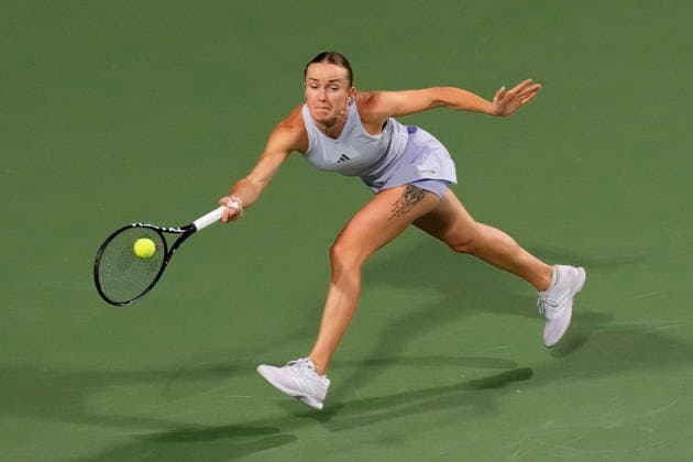 August 10, 2026, Toronto, On, CAN: Ukraine s Elina Svitolina hits a return to Ekaterina Alexandrova during National Bank Open tennis action in Toronto on Monday, August 10, 2026. Canada News - August 10, 2026  - ZUMAc35_ 20260810_zaf_c35_102 Copyright: xChrisxYoungx