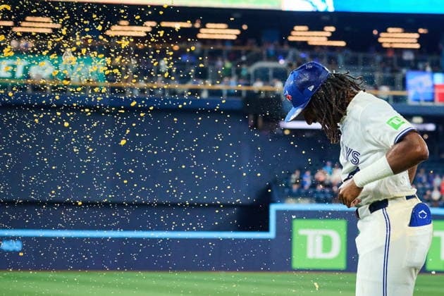 August 10, 2026, Toronto, On, Canada: Toronto Blue Jays Charles McAdoo (26) reacts as he is doused with a sports drink after the Toronto Blue jays defeated the Boston Red Sox in MLB, Baseball Herren, USA baseball action in Toronto, on Monday, Aug. 10, 2026. Canada News - August 10, 2026  - ZUMAc35_ 20260810_zaf_c35_110 Copyright: xSammyxKoganx