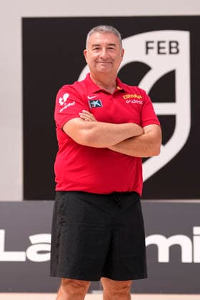 August 10, 2026, Madrid, Madrid, Spain: Miguel Mendez, head coach, attends during the Spain WomenÃ¢â‚¬â ¢s National Basketball Team training camp at the Triangulo de Oro Sports Centre on March 10, 2026, in Madrid, Spain Madrid Spain - ZUMAa181 20260810_zaa_a181_011 Copyright: xOscarxJ.xBarrosox