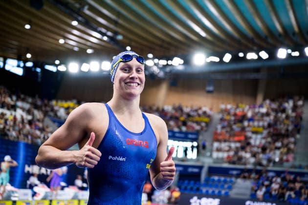 260811 Tea Winblad of Sweden gives thumbs up after competing in women™s 100 meters breaststroke swimming heats during day twelve of the 2026 European Aquatics Championships on August 11, 2026 in Saint-Denis. Photo: Joel Marklund BILDBYRAN kod JM JM0839 bbeng simning swimming svomming 2026 european aquatics championships em dam Sverige Sweden jubel *** 260811 Tea Winblad of Sweden gives a thumbs-up after competing in the women’s 100-meter breaststroke heats on the twelfth day of the 2026 European Aquatics Championships on August 11, 2026 in Saint-Denis. Photo by Joel Marklund, BILDBYRAN. Code: JM JM0839 bbeng swimming 2026 European Aquatics Championships EM women Sweden celebration  Copyright: JOELxMARKLUND BB260811JM009