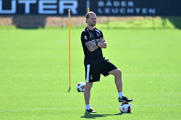 11.08.2026; Moenchengladbach; Fussball, Herren, Saison 2026 2027, Training Borussia Moenchengladbach Eugen Polanski (Trainer Gladbach) DFL regulations prohibit any use of photographs as image sequences and or quasi-video. ista-Borussia-Park Nordrhein-Westfalen Deutschland *** August 11, 2026, Mönchengladbach, Soccer, Men s, 2026–2027 Season, Borussia Mönchengladbach Training, Eugen Polanski, Coach, Gladbach. DFL regulations prohibit any use of photographs as image sequences and or quasi-video footage at Borussia Park, North Rhine-Westphalia, Germany