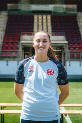 Lena Mandrella - Fussball, Frauen, 1. Bundesliga - Porträttermin 2026 2027 - 1. FSV Mainz 05 - 16.07.26 *** Lena Mandrella Soccer, Women s, 1st Bundesliga Profile 2026 2027 1 FSV Mainz 05 16 07 26
