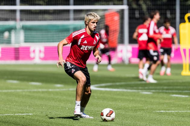 COLOGNE, GERMANY - AUGUST 11: Gil Neves (1. FC Koeln) controls the ball during a training session of season 2026 27 at Geissbockheim on August 11, 2026 in Cologne, Germany. North Rhine Westphalia Germany Copyright: xSteffiexWunderlx