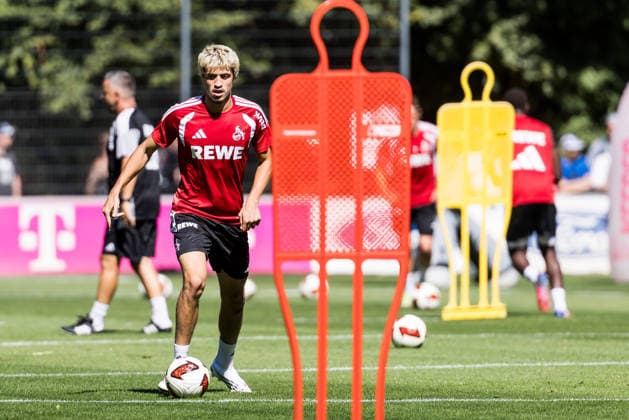 COLOGNE, GERMANY - AUGUST 11: Gil Neves (1. FC Koeln) controls the ball during a training session of season 2026 27 at Geissbockheim on August 11, 2026 in Cologne, Germany. North Rhine Westphalia Germany Copyright: xSteffiexWunderlx