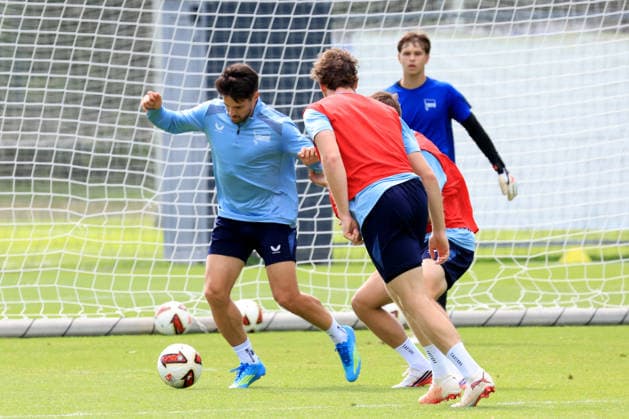 11.08.2026, DEU GER, Fussball , 2.Fussballbundesliga, Saison 2026 2027), Sportforum, Hertha BSC, Training Josip Brekalo (Hertha BSC Berlin 7), Linus Gechter (Hertha BSC Berlin 44) 2. Liga: DFB DFL regulations prohibit any use of photographs as image sequences and or quasi-video) Berlin Sportforum Berlin Deutschland *** August 11, 2026, Germany, Soccer, 2. Bundesliga, 2026–2027 Season, Sportforum, Hertha BSC, Training: Josip Brekalo (Hertha BSC Berlin 7), Linus Gechter (Hertha BSC Berlin 44), 2nd Division, DFB DFL regulations prohibit any use of photographs as image sequences and or quasi-video. Berlin Sportforum, Berlin, Germany Copyright: xNordphotox xEnglerx