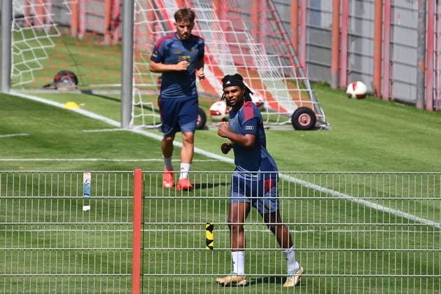 Serge GNABRY (FC Bayern Muenchen), hi:Lennart KARL (Bayern Muenchen). Training FC Bayern Muenchen am 11.08.2026. Fussball 1. Bundesliga,Saison 2026 2027. *** Serge GNABRY, FC Bayern Munich; Hi, Lennart KARL, Bayern Munich Training, FC Bayern Munich on August 11, 2026; Soccer, Bundesliga 1, 2026–2027 Season