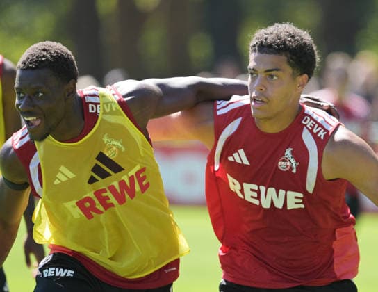 11.08.2026, xophax, Fussball 1.Bundesliga, 1.FC Koeln Training am Geissbockheim des 1.FC Köln. Platz 1. Ragnar Ache i , links ( 1.FC Köln ) und Jahmai Simpson-Pusey, rechts ( 1.FC Köln ) Köln *** August 11, 2026, xophax, Soccer, Bundesliga 1, 1. FC Köln Training at the Geissbockheim, home of 1. FC Köln. In the front row: Ragnar Ache (left, 1. FC Köln) and Jahmai Simpson Pusey (right, 1. FC Köln)