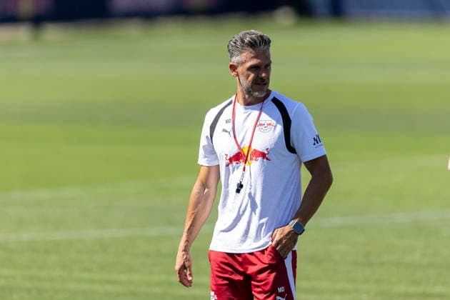 GER, Leipzig, Fussball, oeffentliches Training RB Leipzig im Bild v.l.: Martin Demichelis (Cheftrainer RB Leipzig), vor dem Training 11.08.2026, RB Leipzig Training Akademie Cottaweg Leipzig DFL DFB REGULATIONS PROHIBIT ANY USE OF PHOTOGRAPHS AS IMAGE SEQUENCES AND OR QUASI-VIDEO, *** GER, Leipzig, Soccer, RB Leipzig public training session in the photo (from left): Martin Demichelis, head coach of RB Leipzig, before training on August 11, 2026, RB Leipzig Academy Training, Cottaweg, Leipzig. DFL and DFB regulations prohibit any use of photographs as image sequences and or quasi-video, Copyright: HMBxMedia PaulxFritz