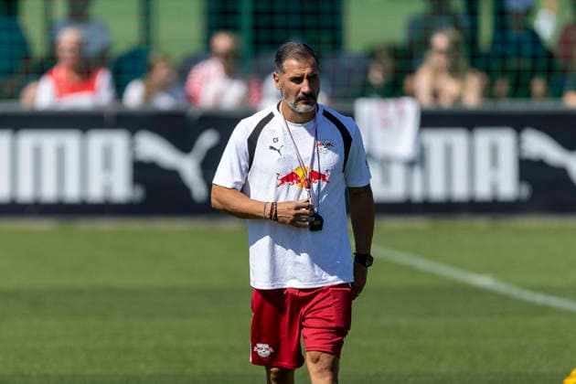GER, Leipzig, Fussball, oeffentliches Training RB Leipzig im Bild v.l.: Cristian Fiel (Assistenztrainer RB Leipzig), 11.08.2026, RB Leipzig Training Akademie Cottaweg Leipzig DFL DFB REGULATIONS PROHIBIT ANY USE OF PHOTOGRAPHS AS IMAGE SEQUENCES AND OR QUASI-VIDEO, *** GER, Leipzig, Soccer, RB Leipzig public training session; pictured from left: Cristian Fiel, assistant coach of RB Leipzig, August 11, 2026, RB Leipzig Training Academy, Cottaweg, Leipzig. DFL and DFB regulations prohibit any use of photographs as image sequences and or quasi-video, Copyright: HMBxMedia PaulxFritz