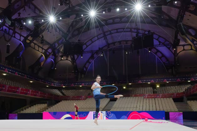 Weltmeisterschaft der Rhythmischen Sportgymnastik Daniela Munits aus Israel beim ersten Training in der Festhalle. Weltmeisterschaft der Rhythmischen Sportgymnastik vom 11. bis zum 16. August in der Festhalle in Frankfurt am Main., Frankfurt am Main Hessen Deutschland Festhalle *** World Rhythmic Gymnastics Championships: Daniela Munits of Israel at her first practice session at the Festhalle. World Rhythmic Gymnastics Championships, August 11–16, at the Festhalle in Frankfurt am Main, Frankfurt am Main, Hesse, Germany. Festhalle