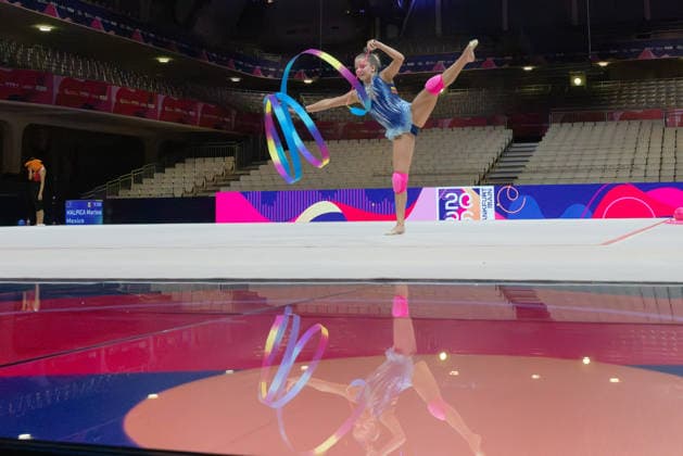 Weltmeisterschaft der Rhythmischen Sportgymnastik Erste Trainingseinheiten der Sportlerinnen in der Frankfurter Festhalle. Weltmeisterschaft der Rhythmischen Sportgymnastik vom 11. bis zum 16. August in der Festhalle in Frankfurt am Main., Frankfurt am Main Hessen Deutschland Festhalle *** World Rhythmic Gymnastics Championships: Athletes First Training Sessions at Frankfurt s Festhalle World Rhythmic Gymnastics Championships from August 11 to 16 at the Festhalle in Frankfurt am Main, Frankfurt am Main, Hesse, Germany, Festhalle
