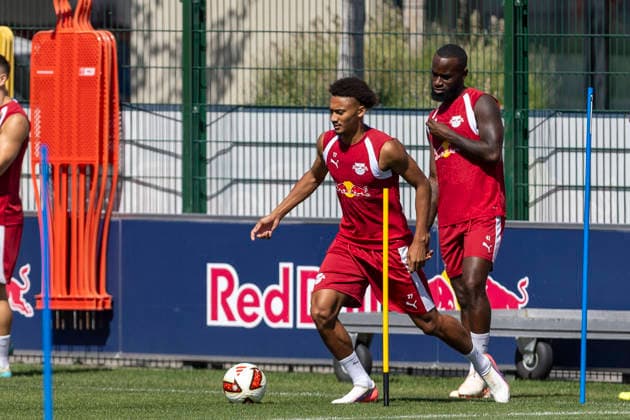 GER, Leipzig, Fussball, oeffentliches Training RB Leipzig im Bild v.l.: Tidiam Gomis (RB Leipzig 27), Aktion mit Ball 11.08.2026, RB Leipzig Training Akademie Cottaweg Leipzig DFL DFB REGULATIONS PROHIBIT ANY USE OF PHOTOGRAPHS AS IMAGE SEQUENCES AND OR QUASI-VIDEO, *** GER, Leipzig, Soccer, RB Leipzig public training session—pictured from left: Tidiam Gomis, RB Leipzig 27, in action with the ball, August 11, 2026, RB Leipzig Academy Training, Cottaweg, Leipzig; DFL and DFB regulations prohibit any use of photographs as image sequences and or quasi-video, Copyright: HMBxMedia PaulxFritz