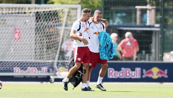 RB Leipzig Ð Training Bundesliga Leipzig, 11.08.2026, Red Bull Akademie, Fussball, 1.Bundesliga, RB Leipzig , Training , Im Bild: Trainer Martin Demichelis, Co-Trainer Cristian Fiel. , Nur zur redaktionellen Nutzung. Only editorial use. , *** RB Leipzig – Training, Bundesliga, Leipzig, August 11, 2026, Red Bull Academy, Soccer, Bundesliga 1, RB Leipzig, Training, Pictured: Head Coach Martin Demichelis, Assistant Coach Cristian Fiel, For editorial use only, Picture Point