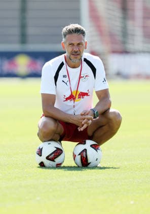 RB Leipzig Ð Training Bundesliga Leipzig, 11.08.2026, Red Bull Akademie, Fussball, 1.Bundesliga, RB Leipzig , Training , Im Bild: Trainer Martin Demichelis , Nur zur redaktionellen Nutzung. Only editorial use. , *** RB Leipzig – Training, Bundesliga, Leipzig, August 11, 2026, Red Bull Academy, Soccer, Bundesliga 1, RB Leipzig, Training, Pictured: Coach Martin Demichelis, For editorial use only, Picture Point