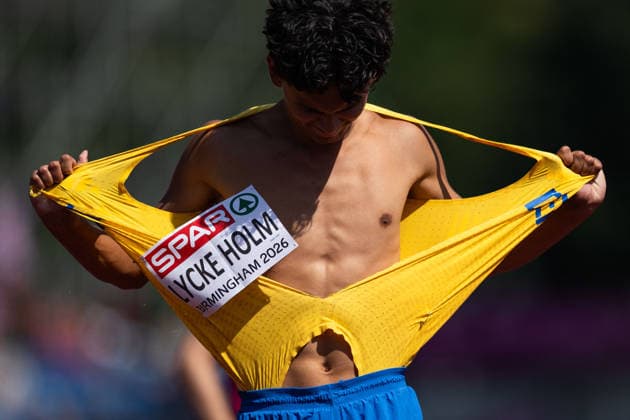 260811 Melwin Lycke Holm of Sweden looks dejected after competing in men s high jump qualification during day 2 of the 2026 European Athletics Championships on August 11, 2026 in Birmingham. Photo: Mathias Bergeld BILDBYRAN kod MB MT1065 friidrott athletics friidrett friidrotts-em em friidretts-em 2026 european athletics championships 2 bbeng hoydehopp high jump hoyde höjdhopp sverige depp *** August 11, 2026: Melwin Lycke Holm of Sweden looks dejected after competing in the men’s high jump qualifying round on Day 2 of the 2026 European Athletics Championships on August 11, 2026 in Birmingham. Photo by Mathias Bergeld, BILDBYRAN, code MB MT1065. track and field, athletics, friidrett, friidrotts EM, 2026 European Athletics Championships, high jump, Sweden, dejected  Copyright: MATHIASxBERGELD BB260811MB071
