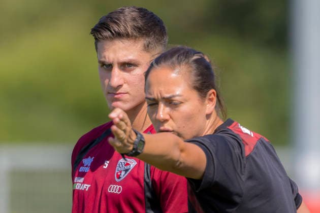 Ingolstadt, Deutschland 11. August 2026: 3. Liga - 2026 2027 - FC Ingolstadt 04 - Training Im Bild: v.li. Emre Gül Guel (FCI) und Trainerin Sabrina Wittmann (FCI) Trainingsgelände Audi Sportpark Bayern *** Ingolstadt, Germany, August 11, 2026; 3rd Division 2026–2027; FC Ingolstadt 04 Training; Pictured, from left: Emre Gül Guel (FCI) and Coach Sabrina Wittmann (FCI); Audi Sportpark Bayern Training Facility Copyright: xFotostandx xSchäferx