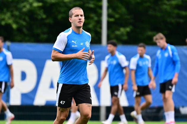 11.08.2026, Fußball, Herren, 2.BL, Saison 2026 2027, Training Holstein Kiel John Tolkin Kiel, Projensdorf Projensdorf, Trainigsplatz Schleswig-Holstein Deutschland *** August 11, 2026, Soccer, Men s, 2nd Division, 2026–2027 Season, Holstein Kiel Training Session with John Tolkin in Kiel, Projensdorf, Projensdorf, Training Field, Schleswig-Holstein, Germany