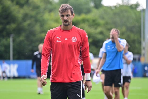 11.08.2026, Fußball, Herren, 2.BL, Saison 2026 2027, Training Holstein Kiel Torwart Marcel Engelhardt Kiel, Projensdorf Projensdorf, Trainigsplatz Schleswig-Holstein Deutschland *** August 11, 2026, Soccer, Men s, 2nd Division, 2026–2027 Season, Holstein Kiel goalkeeper Marcel Engelhardt training in Kiel, Projensdorf, Projensdorf, Training Ground, Schleswig-Holstein, Germany