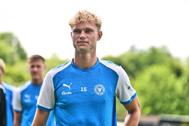 11.08.2026, Fußball, Herren, 2.BL, Saison 2026 2027, Training Holstein Kiel Kasper Davidsen Kiel, Projensdorf Projensdorf, Trainigsplatz Schleswig-Holstein Deutschland *** August 11, 2026, Soccer, Men s, 2nd Division, 2026–2027 Season, Holstein Kiel Training, Kasper Davidsen, Kiel, Projensdorf, Projensdorf, Training Field, Schleswig-Holstein, Germany