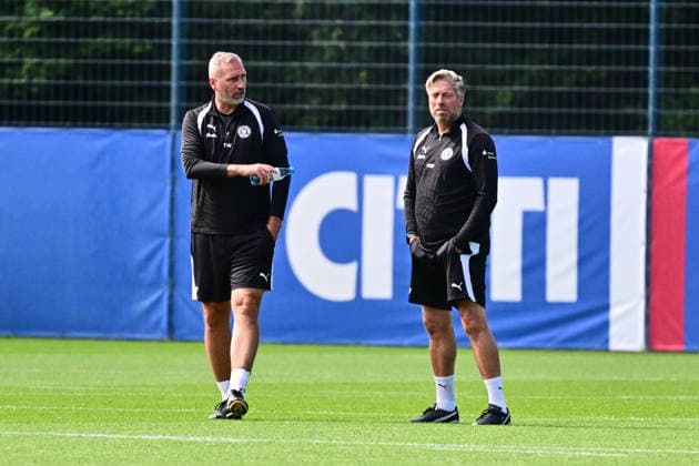 11.08.2026, Fußball, Herren, 2.BL, Saison 2026 2027, Training Holstein Kiel Trainer Tim Walter mit Co-Trainer Michael Wimmer (re.) Kiel, Projensdorf Projensdorf, Trainigsplatz Schleswig-Holstein Deutschland *** August 11, 2026, Soccer, Men s, 2nd Division, 2026–2027 Season, Holstein Kiel Training: Head Coach Tim Walter with Assistant Coach Michael Wimmer in Kiel, Projensdorf, Projensdorf, Training Ground, Schleswig-Holstein, Germany