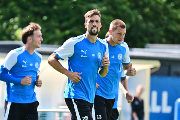 11.08.2026, Fußball, Herren, 2.BL, Saison 2026 2027, Training Holstein Kiel Kapitän Jonas Meffert Kiel, Projensdorf Projensdorf, Trainigsplatz Schleswig-Holstein Deutschland *** August 11, 2026, Soccer, Men s, 2nd Division, 2026–2027 Season, Holstein Kiel Captain Jonas Meffert Training, Kiel, Projensdorf, Projensdorf, Training Field, Schleswig-Holstein, Germany