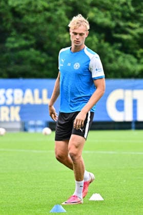 11.08.2026, Fußball, Herren, 2.BL, Saison 2026 2027, Training Holstein Kiel Kasper Davidsen Kiel, Projensdorf Projensdorf, Trainigsplatz Schleswig-Holstein Deutschland *** August 11, 2026, Soccer, Men s, 2nd Division, 2026–2027 Season, Holstein Kiel Training, Kasper Davidsen, Kiel, Projensdorf, Projensdorf, Training Field, Schleswig-Holstein, Germany