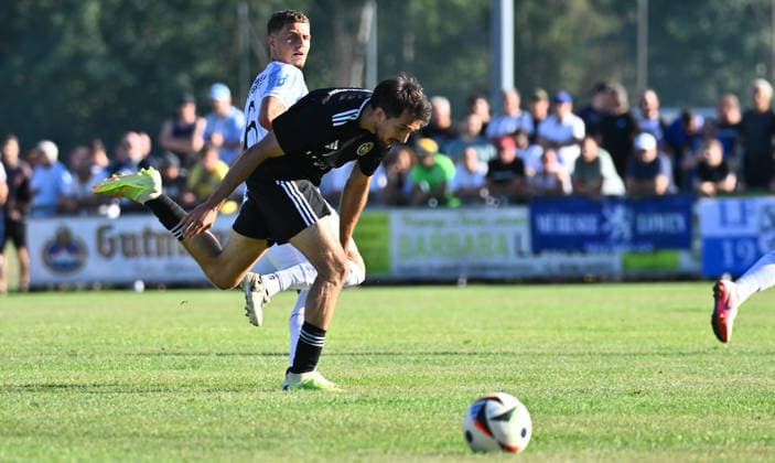 11.08.2026 - Fussball - Saison 2026 2027 - BFV - Toto-Pokal : FC Wendelstein - TSV 1860 München ( Löwen ) - - xwoxzix - Gabriel Merk (16, FC Wendelstein ) vor Lasse Faßmann Fassmann (33, TSV 1860 München ) *** August 11, 2026 Soccer Season 2026–2027 BFV Toto Cup FC Wendelstein TSV 1860 Munich Lions xwoxzix Gabriel Merk 16, FC Wendelstein vs. Lasse Faßmann Fassmann 33, TSV 1860 Munich